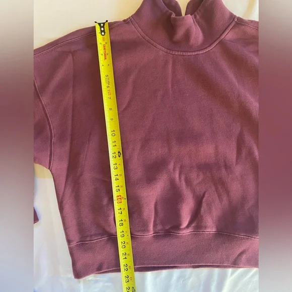 Abercrombie & Fitch Women’s Burgundy Mock Neck Sweatshirt - Picture 5 of 6